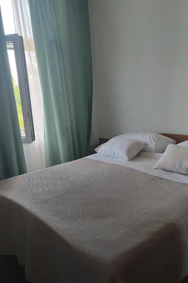 Apartments By The Sea Medveja, Opatija - 7722 ロヴラン