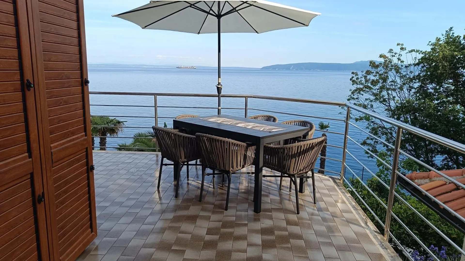 Apartments By The Sea Medveja, Opatija - 7722 ロヴラン