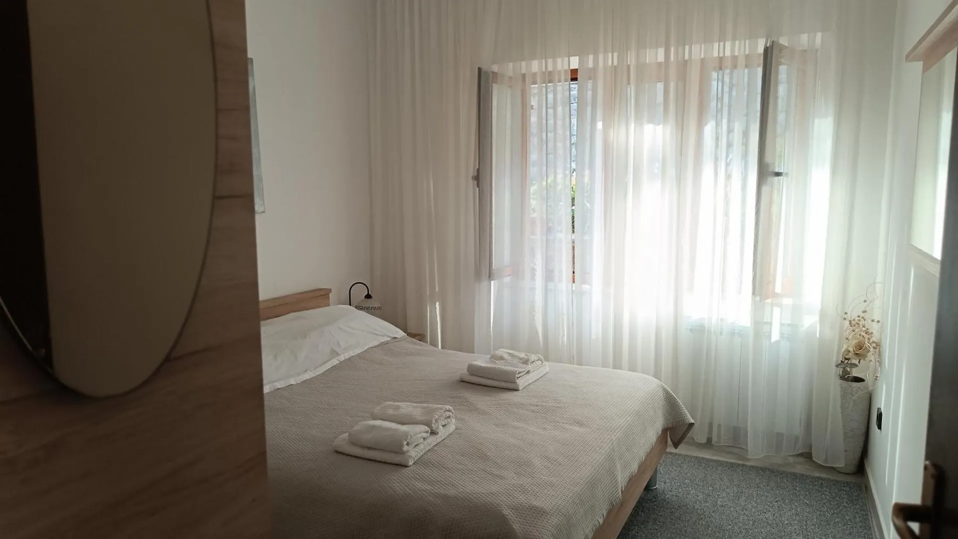 Apartments By The Sea Medveja, Opatija - 7722 ロヴラン